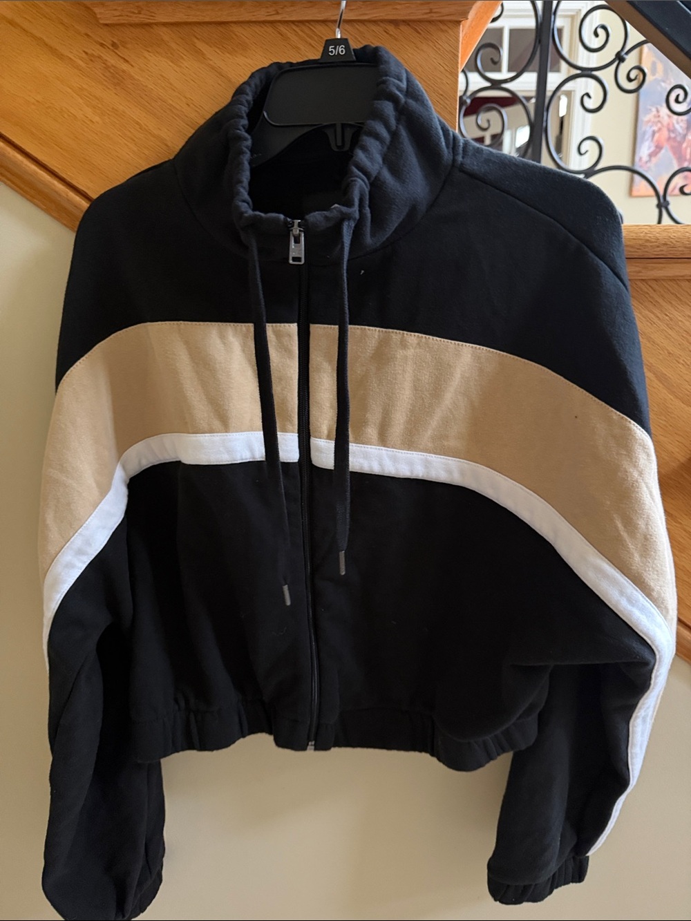 Hollister Men’s Black and Tan Colorblock Zip-Up Jacket Size Large New with tag